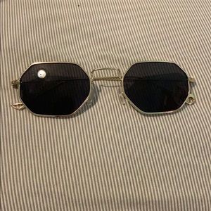 Princess Polly Hexagon sunglasses